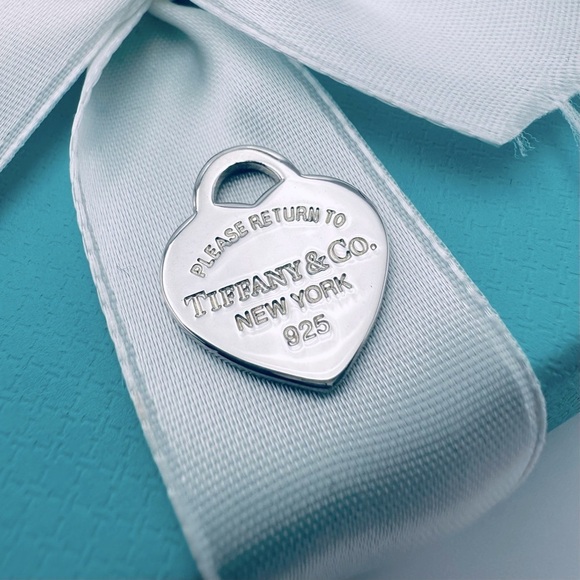 Tiffany & Co. Small Blue Enamel 925 Silver Heart Charm Pendant with Packaging - Picture 5 of 9